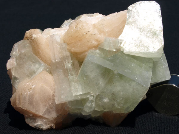 P001_Apophyllite-Stilbite_Nasik_India
