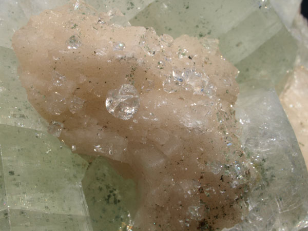 P012a_Apophyllite-Stilbite_Nasik_India