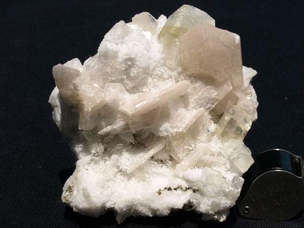 P018_Apophyllite-Stilbite_Nasik_India