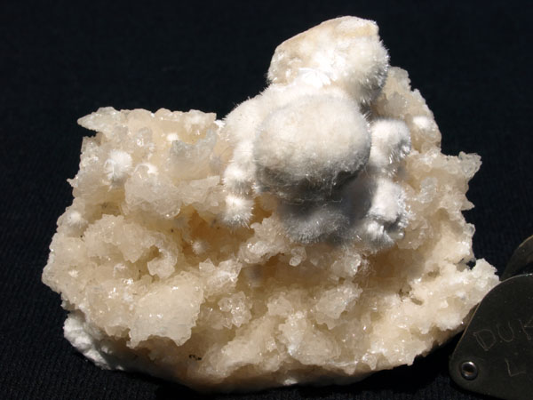P074_Stilbite-Okenite_Nasik_India