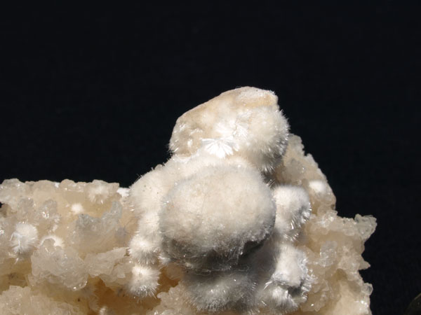 P074a_Stilbite-Okenite_Nasik_India