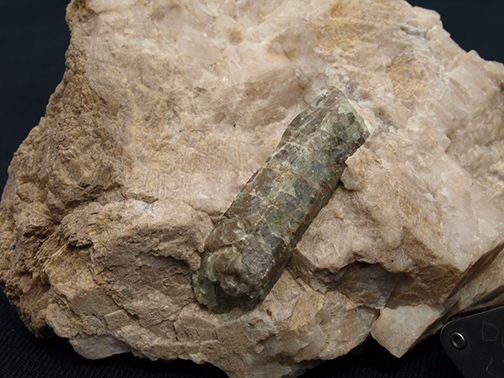 %_tempFileName0033_Apatite_Renfrew_Canada%