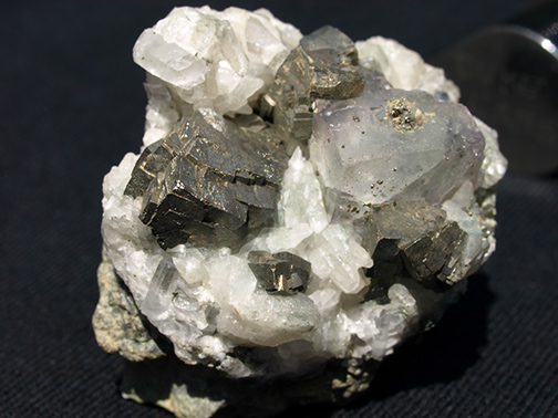 %_tempFileName0053a_Fluorite,%20Pyrite,%20Calcite_Santa%20Eulalia_Mexico%