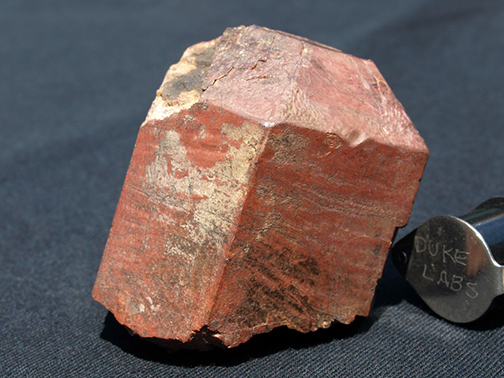 %_tempFileName0061_Apatite_Renfrew_Canada%