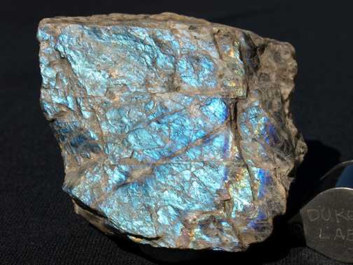 %_tempFileName0135_Labradorite%