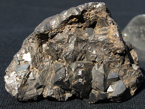 %_tempFileName0142_Magnetite%