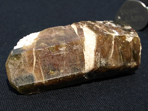 %_tempFileName0159_Apatite_YatesMine_Quebec_Canada%