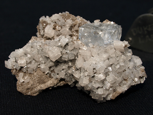 %_tempFileName0180_Fluorite_Calcite_CaveInRock_IL%