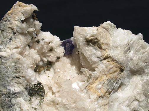 %_tempFileName0310a_Fluorite_Trumbull_CT%