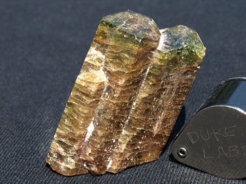 %_tempFileName0316a_Apatite_RenfrewCounty_Canada%
