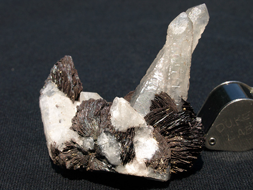 %_tempFileName0344_Quartz-Hematite_China%