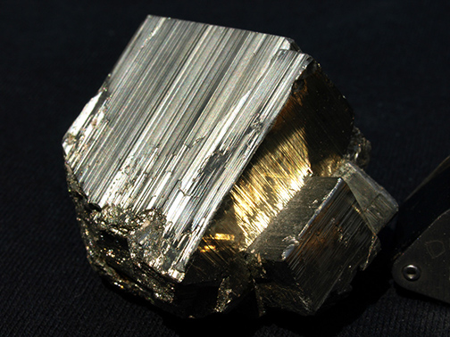 %_tempFileName0371_Pyrite_Hualzala_Peru%