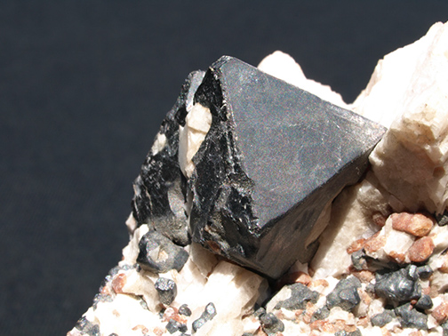 %_tempFileName0445b_Franklinite-Willemite-Calcite_Odgensburg_NJ%