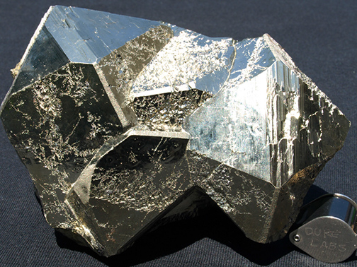 %_tempFileName0468_Pyrite_HualzalaMine_Huanaco_Peru%