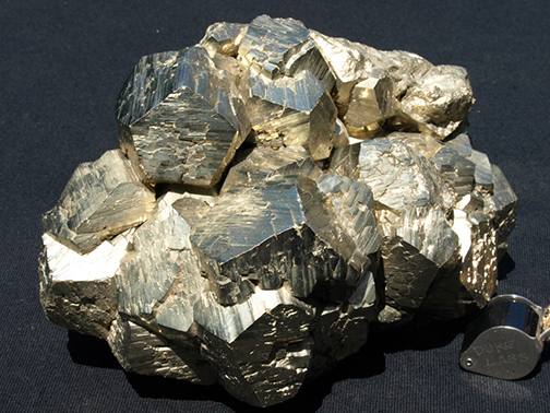 %_tempFileName0474a_Pyrite_HualzalaMine_Huanaco_Peru%