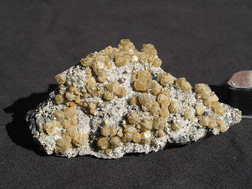 %_tempFileName0497_Siderite-Sphalerite-Pyrite_MorococcaDistrict_Peru%
