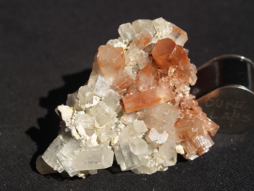 %_tempFileName0617_Aragonite_Serfou_Morocco%