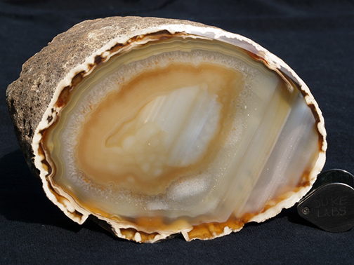 %_tempFileName1010a_Quartz%20var%20Agate_Brazil%