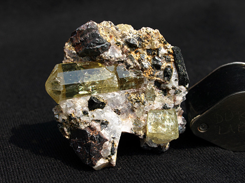 %_tempFileName1032a_Apatite_CerrodelMercado_Mexico%