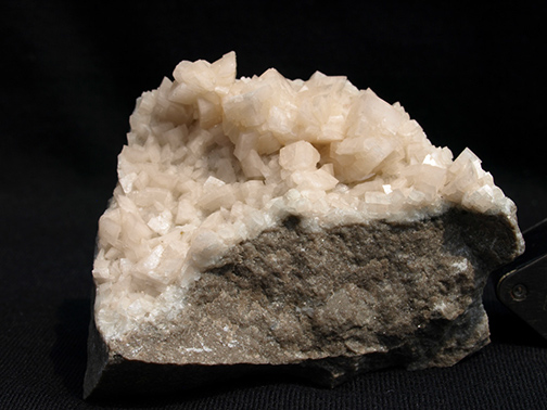 %_tempFileName1054a_Dolomite,%20Calcite_LaFargeQuarry_Lockport_NY_USA%