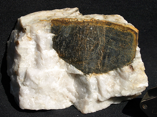 %_tempFileName1264a_Magnetite%20after%20Ilmenite_Torrington_CT_USA%