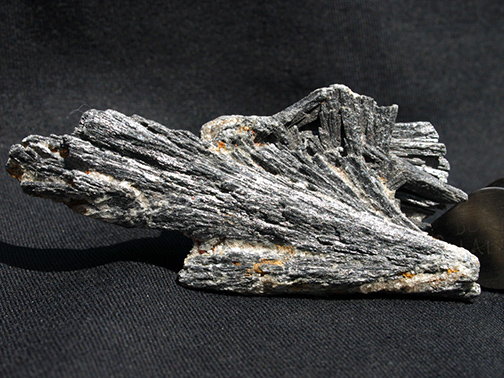 %_tempFileName1455a_Kyanite_MinasGerais_Brazil%
