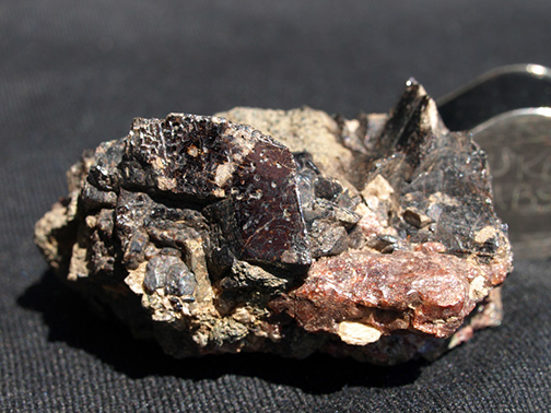 %_tempFileName1483a_Sphene_Renfrew_Ontario_Canada%