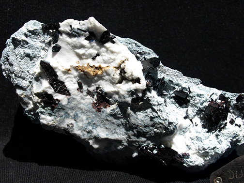 %_tempFileName1529a_Neptunite_SanBenitoCo_CA_USA%