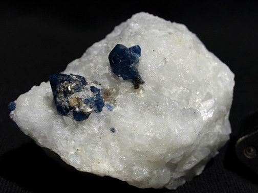 %_tempFileName1590a_Spinel_Hunza_Pakistan%