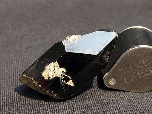 %_tempFileName1681a_Tourmaline%20var%20Schorl_Bancroft_Ontario_Canada%