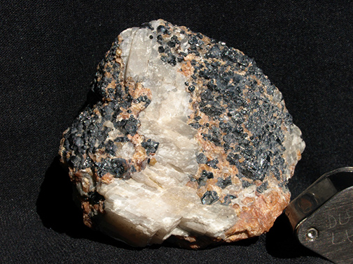 %_tempFileName1714a_Rhodonite,%20Franklinite,%20Calcite_Franklin_%20NJ_USA%