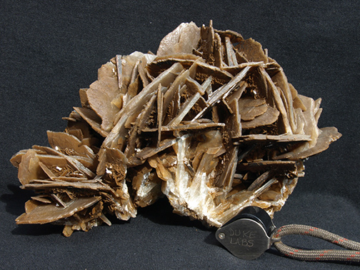 %_tempFileName1721a_Barite,%20Hematite_NadorProv_Morocco%