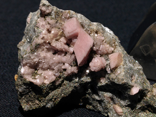 %_tempFileName2166a_Rhodochrosite_LakeCity_CO%