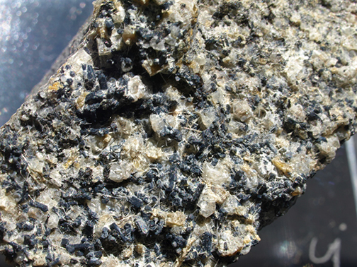 %_tempFileName2631_Ferrohornblende_Laghetto%20di_MonteCompatrie_Italy%