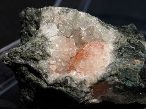 %_tempFileName2694_Calcite_NewStreetQuarry_Paterson_NJ_USA%