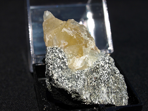 %_tempFileName2785_Calcite,%20Stilbite_Second%20Ave%20Subway_Ancillary%232_86thStreet_NYC_NY_USA%