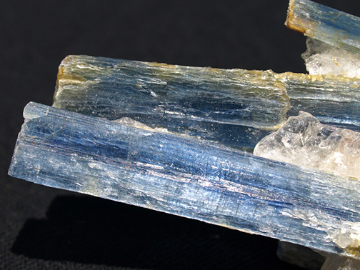 %_tempFileName2885-3_Kyanite_MinasGerais_Brazil%