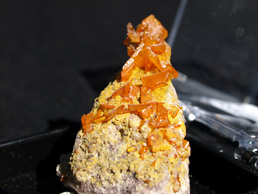 %_tempFileName2970_Wulfenite,%20Mimetite_RowleyMine_MaricopaCo_AZ_USA%