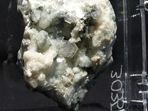%_tempFileName3035_Heulandite,%20Prehnite_Millington_NJ_USA%