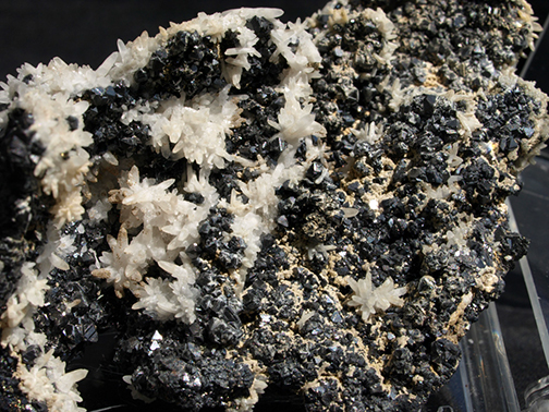 %_tempFileName3069-1_Sphalerite,%20Calcite_Naica_Mexico%