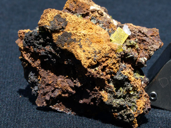 2145a_Wulfenite_Mexico