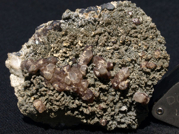 2176a_Quartz-Hedenbergite_IronCapMine_LandsmanCamp_AZ