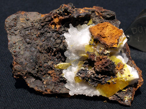 2196a_Wulfenite_Mexico