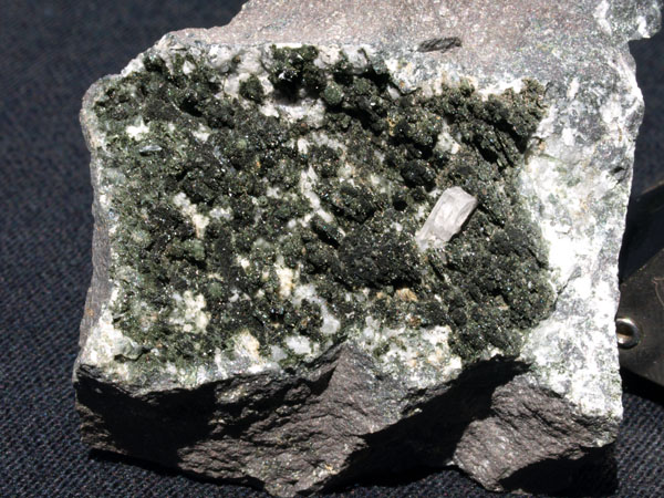 2488a_Apophyllite-Mottramite_NewStreetQuarry_Paterson_NJ